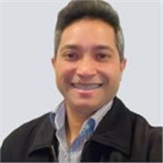 Licenciado en administración y Técnico Superior en Informática, con más de 13 años de experiencia en el sector finanzas y seguros.